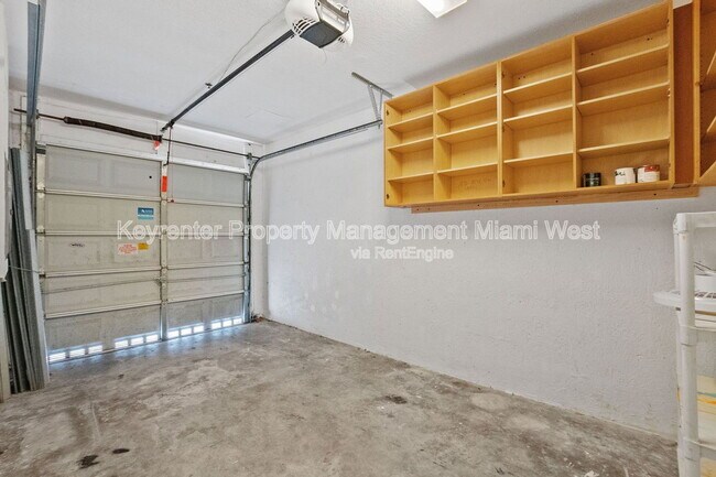 Building Photo - 4649 SW 75th Way