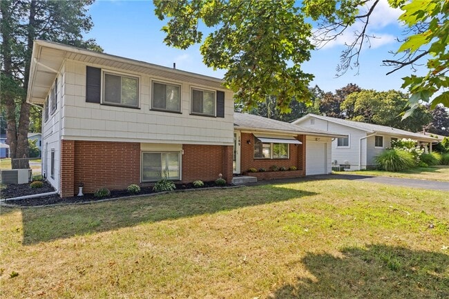 Primary Photo - 189 Lawson Rd