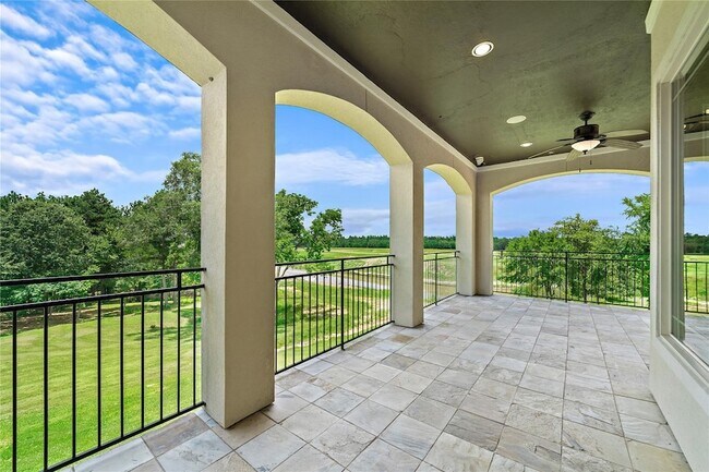 Building Photo - 19182 Grandview Point