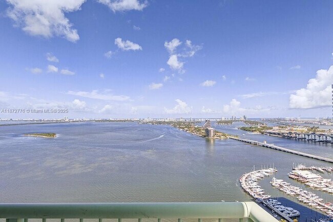 Building Photo - 1756 N Bayshore Dr