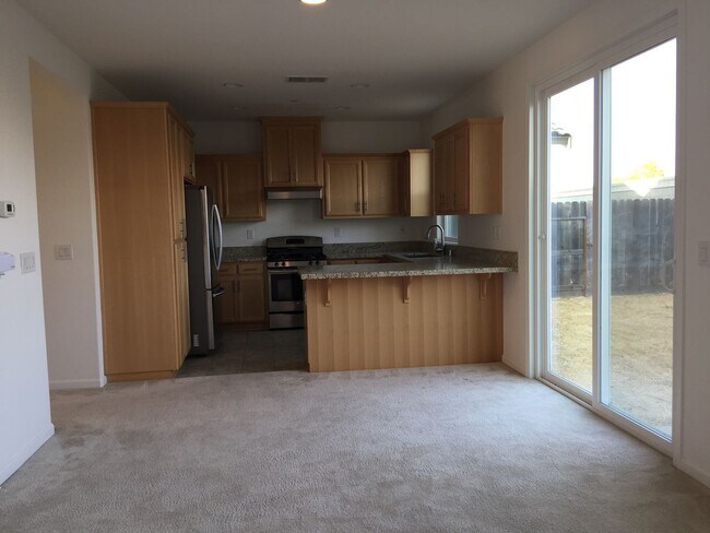 Building Photo - Spacious 3 Bedroom, newer home in South Sacramento