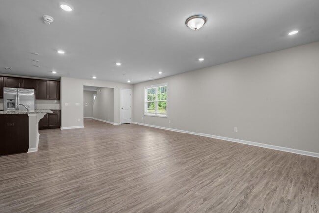 Building Photo - 205 Abercorn Wy