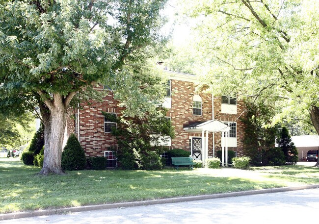 Primary Photo - 2399 Southeast Blvd