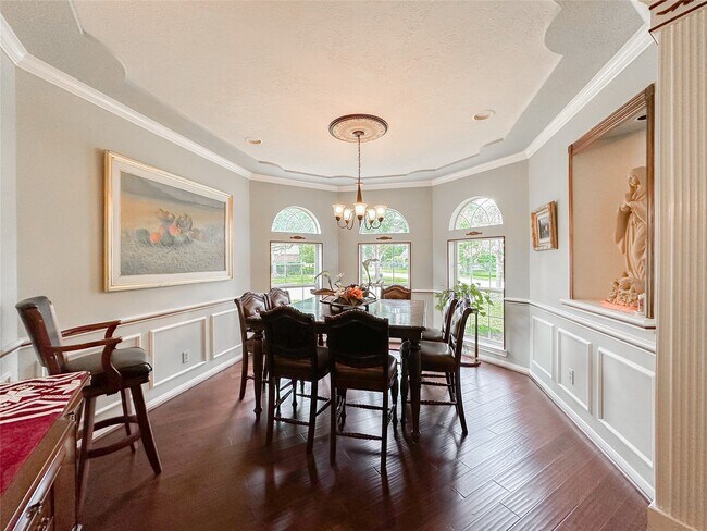 Building Photo - 9402 Brentwood Lakes Cir