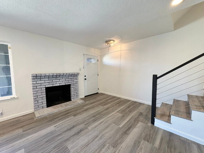 Building Photo - Spacious Single Family Home in Lakes & Birds Fremont