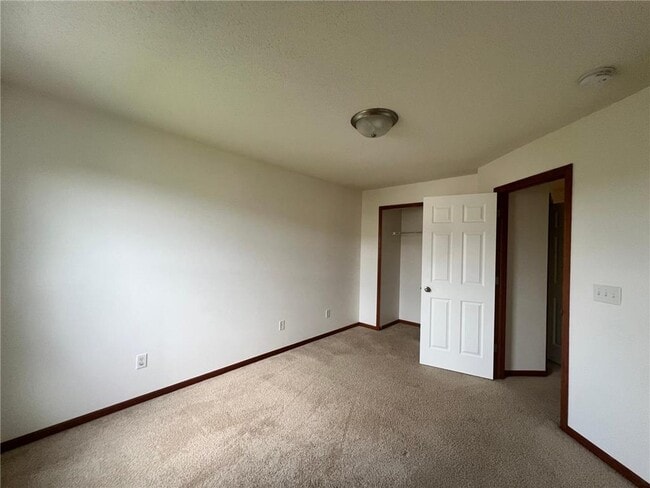 Building Photo - 5026 Yuma Ln N