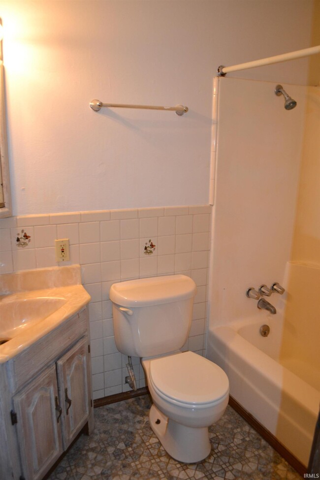 Building Photo - 2202 Heatherfield Dr