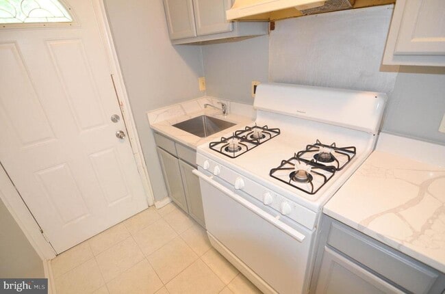 Building Photo - 39 Galveston Pl SW
