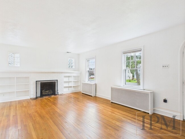 Building Photo - Coming Soon- Charming 3 Bedroom, 1.5 Bath ...