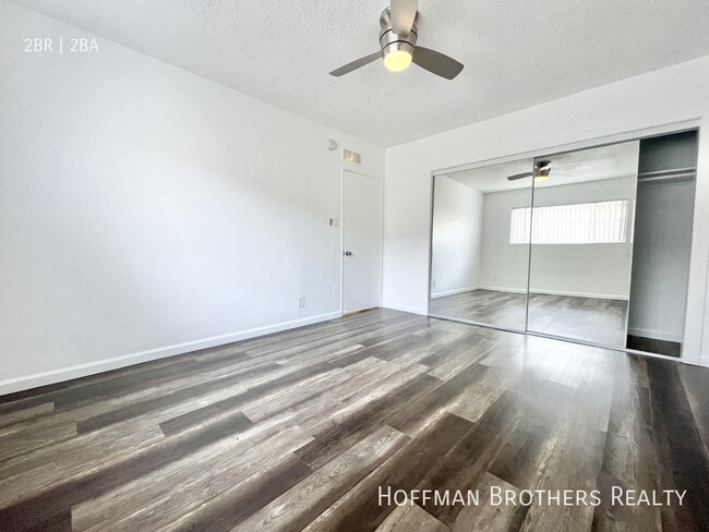 Building Photo - 1037 N Harper Ave