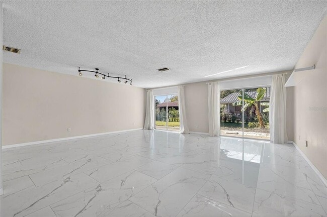 Building Photo - 10659 Windsor Ct