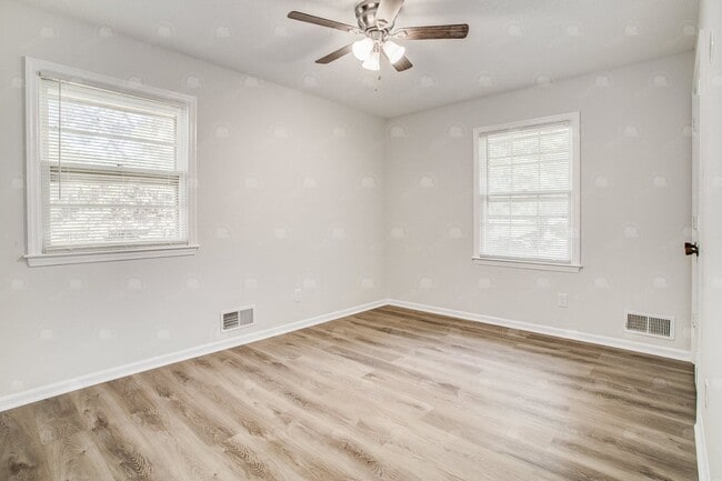 Building Photo - 8435 E 56th Terrace