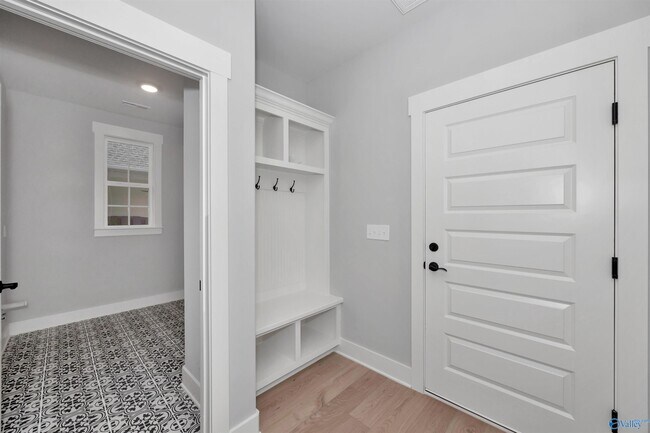 Building Photo - 117 Marlbrook Dr