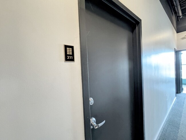 Building Photo - 1 BED | 1 BATH | MODERN CONDO with PARKING SPACE | MIDTOWN