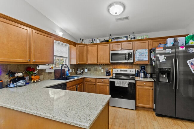 Building Photo - 1710 Charles St