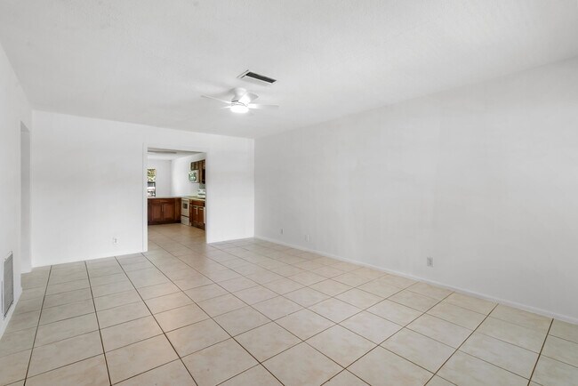 Building Photo - 4108 NW 79th Ave