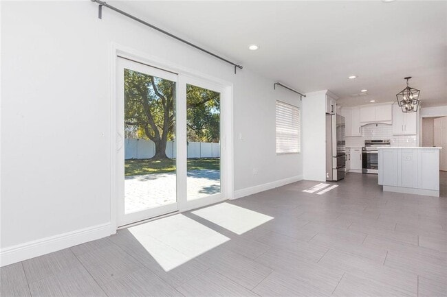 Building Photo - 2307 Lincoln Ct