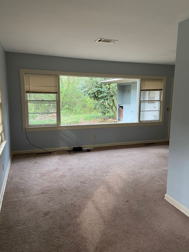 Building Photo - 1315 Azalea Dr