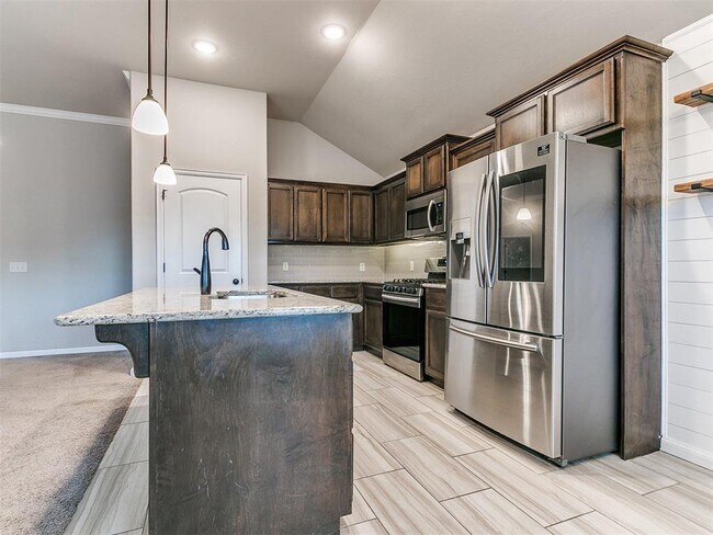 Building Photo - 1751 Huntington Ct