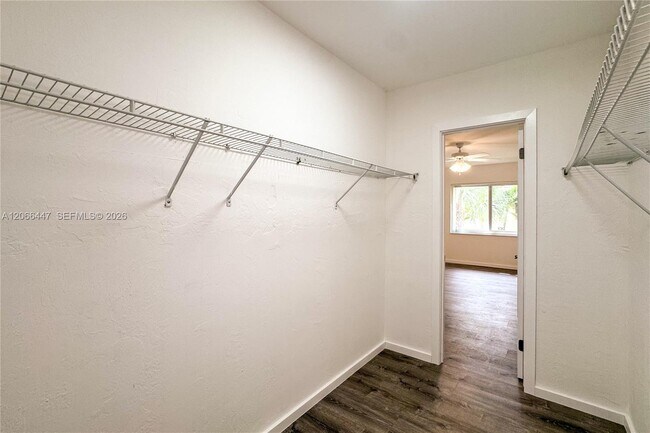 Building Photo - 13898 SW 90th Ave
