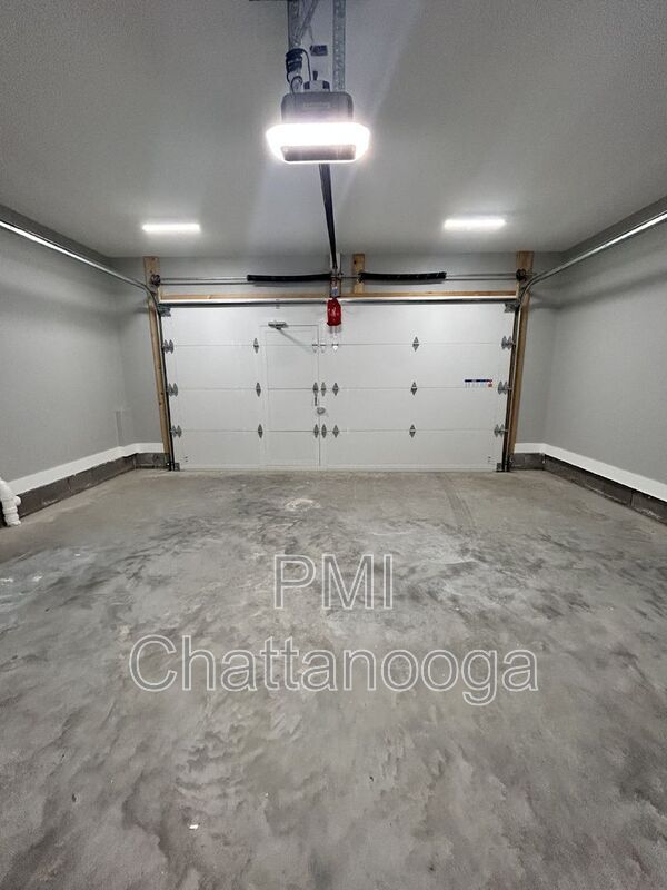 Building Photo - 1671 Adams St