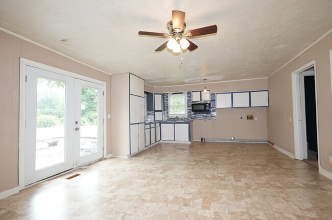 Building Photo - A charming house in Jewitt!