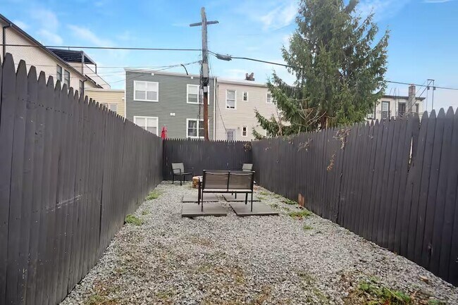 Building Photo - 234 Webster Ave