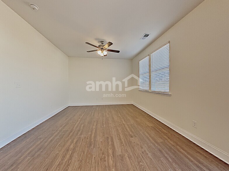 Building Photo - 108 Everett Park Dr