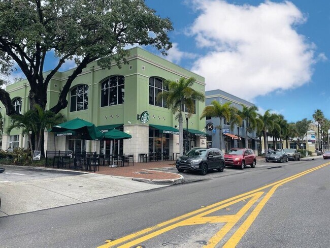 Building Photo - 404 S Westland Ave