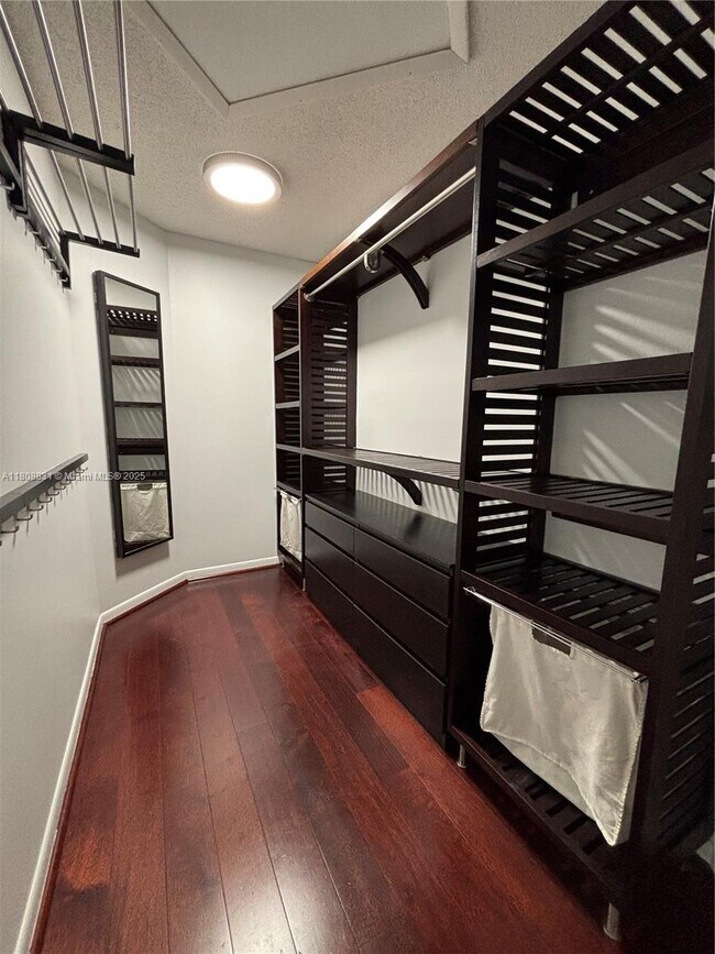 Building Photo - 9366 Arborwood Cir