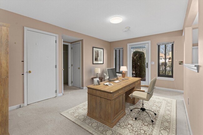 Building Photo - 221 Trailside Way