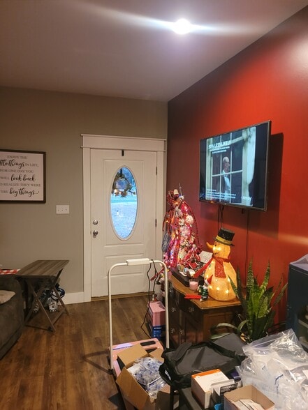 Building Photo - 13970 Richmond Rd