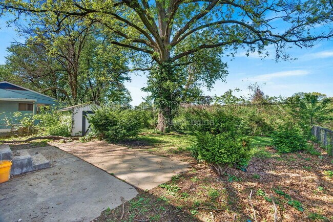 Building Photo - 257 Glen Garry Rd