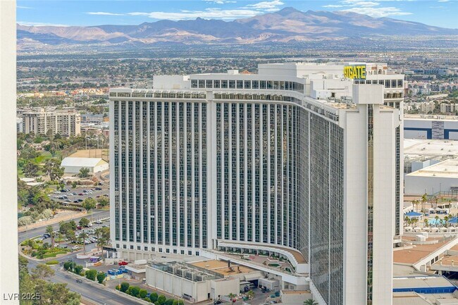 Building Photo - 222 Karen Ave