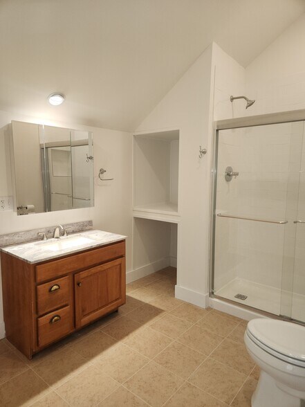 Building Photo - 235 Lasher Rd