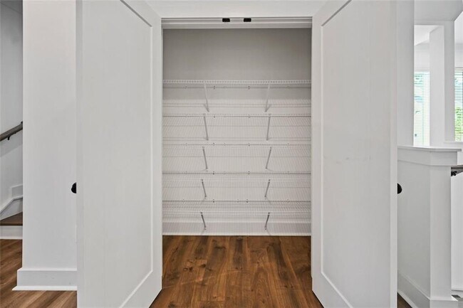 Building Photo - 3381 Macaiva Aly