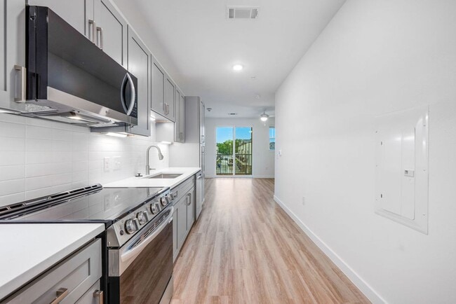 Interior Photo - Correo Place