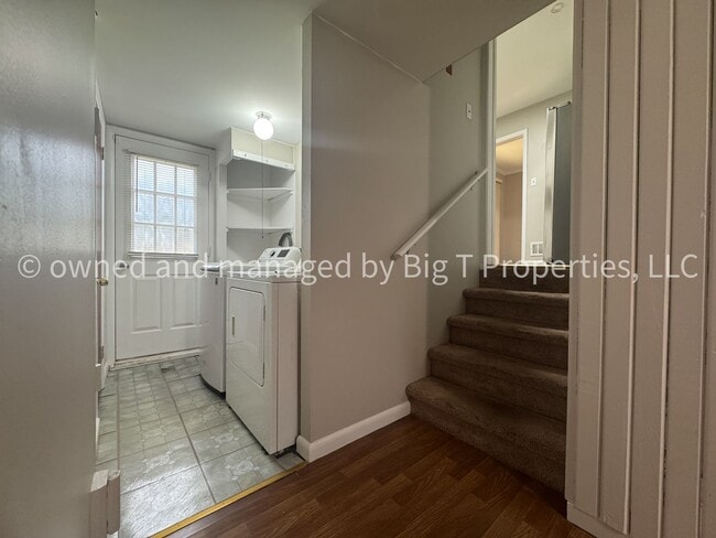 Building Photo - 3 Bedroom Home Available For Rent!