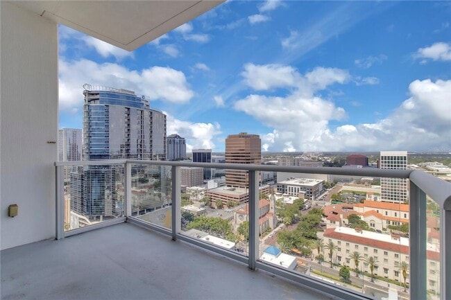 Building Photo - 150 E Robinson St