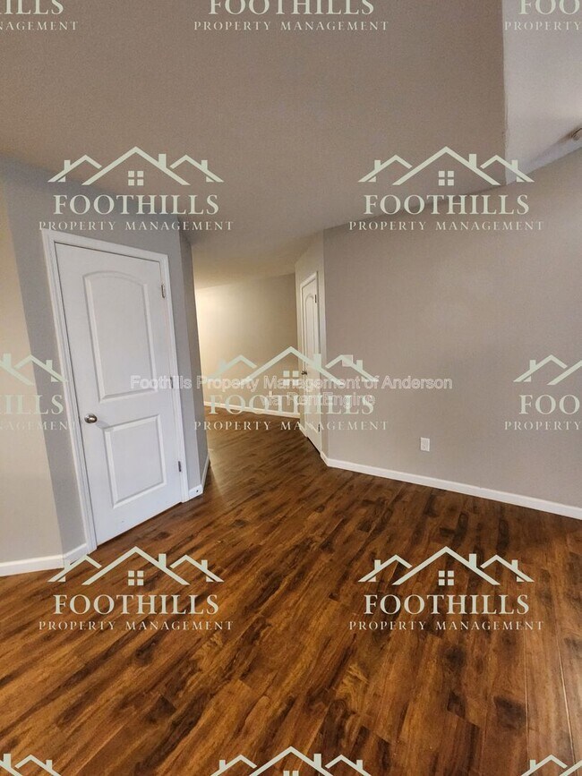 Building Photo - 1027 Whirlaway Cir