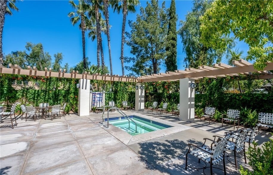 Building Photo - 21 Bradford