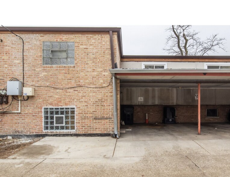 Building Photo - 243 Custer Ave