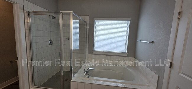 Building Photo - 11379 E 25th Dr