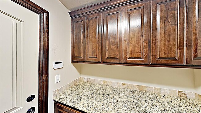 Building Photo - 13532 Gentry Dr