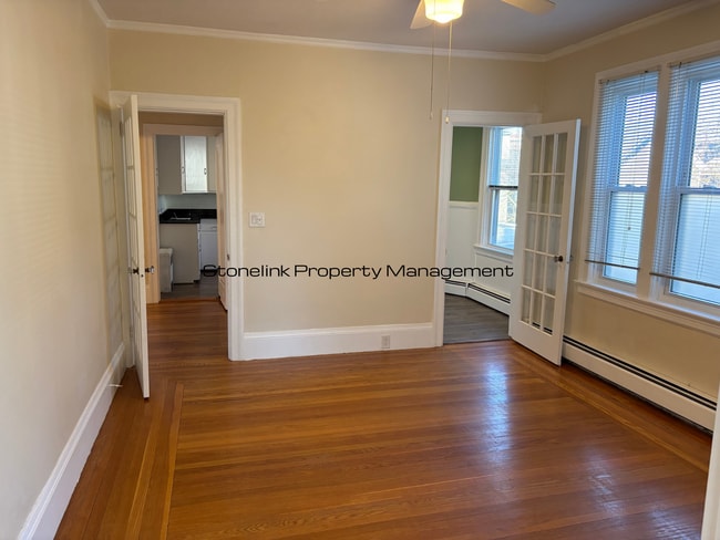 Building Photo - 550-552 Wayland Avenue