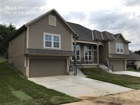 Building Photo - Delaware Ridge Townhome - Available April ...