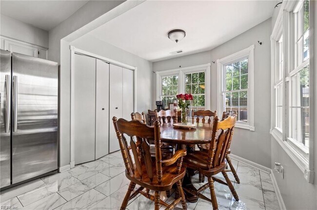 Building Photo - 1805 Monet Ct