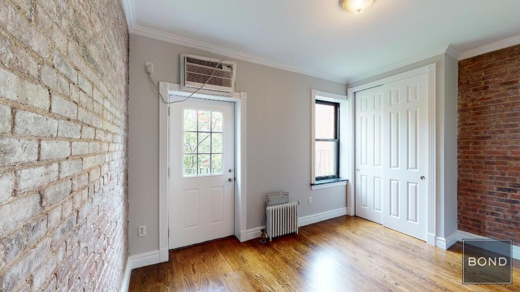 Building Photo - 724 Tenth Avenue