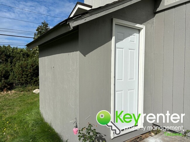 Building Photo - Recently Renovated Tacoma Home