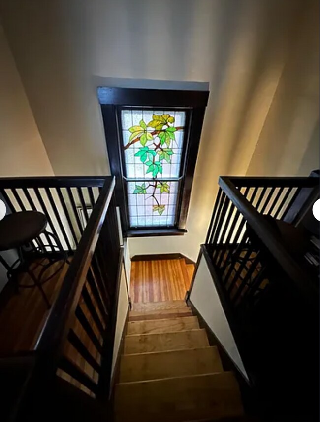 Building Photo - 435 Ada St